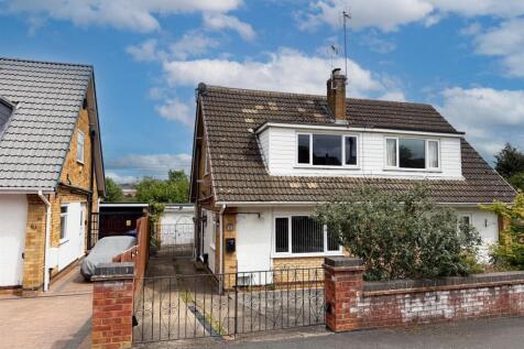 63 Derwent Cres Kettering-10.jpg