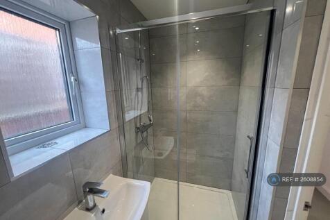 Grange Avenue, Reading, RG6 photo 5