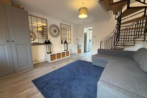 Hooke Close, Canford Heath, Poole photo 3