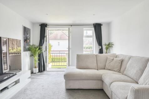 Beacon Crescent, Hindhead, GU26 photo 4