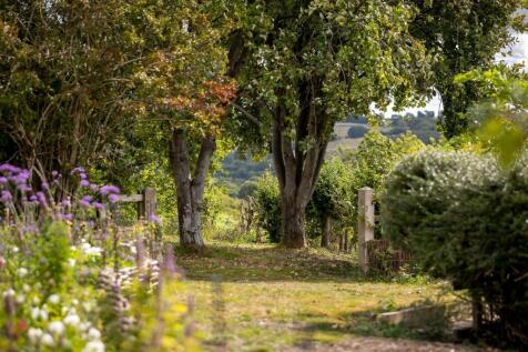 12 - High Barn - GL6 0QA - Web.jpg