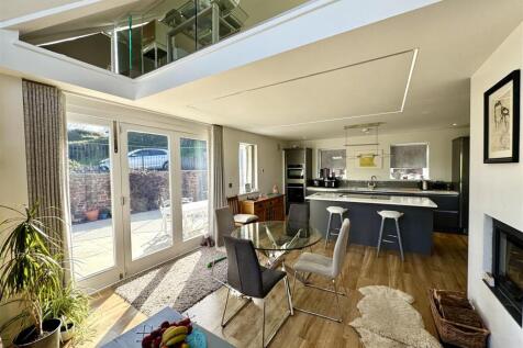 KITCHEN/DINING/FAMILY ROOM