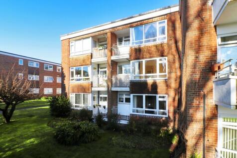 2 Bed Unfurnished Flat