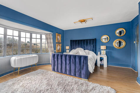 Principle bedroom