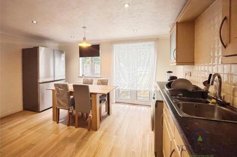Fairway Drive, London, SE28 photo 5