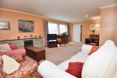 Sitting/Dining Room