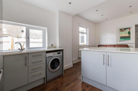 Llanishen Street 15-15.jpg