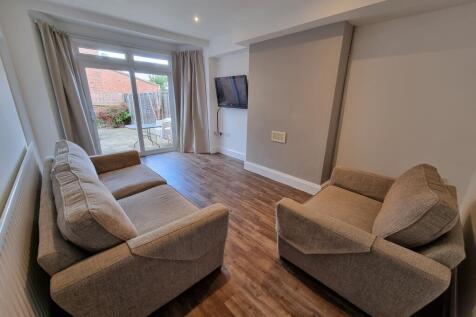 8 St. Helens Rd, Leamington Spa photo 3