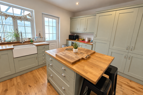 41 Park View, Mirfield, WF14 9HG photo 3