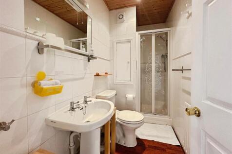 90504e66--4DD5-9C6A-04D667E23DA2-29810-000027BBA4C