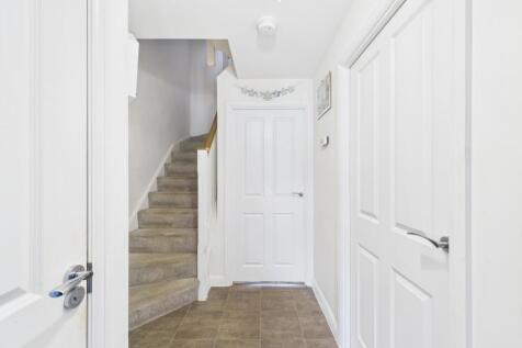 CAM02023G0-PR0153-STILL038