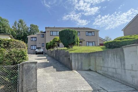 Rochford Crescent 26 - New Front.jpg