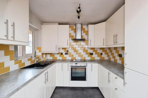 Oldham, OL2 - property photo