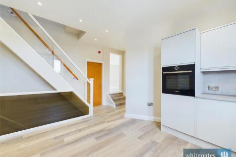 Clayton, BD14 photo 3