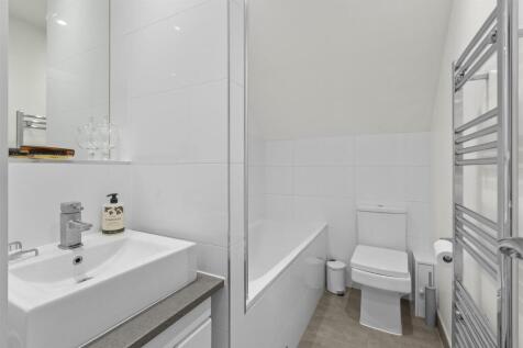 Flat 9, 15 Priory Road, HP13 6SL-4.jpg