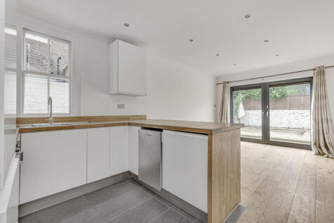 2-bed flat on Mirabel Road, 
Fulham, SW6, £3,000/mo