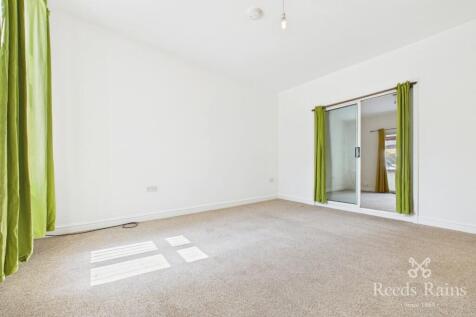 Front Street, Castleford, West Yorkshire, WF10 photo 4