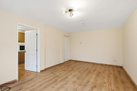 Brook Street, Luton, Bedfordshire, LU3 photo 3