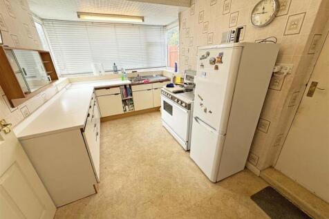 Newlands Kitchen Pic 2.jpg