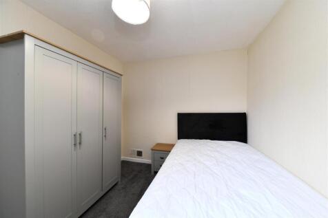 Canterbury Way, Stevenage photo 3