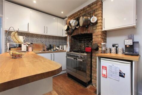 property in Brayburne Avenue, 
Clapham, SW4