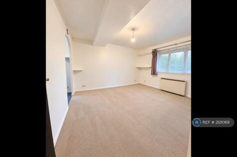 Chestnut Court, London, SW16 photo 4