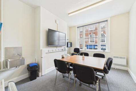 CAM01791G0-PR0158-STILL016