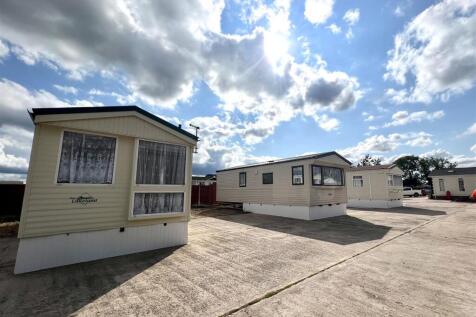 Studio caravan on Mile Tree Lane, Aldermans Green, Coventry, £600/mo