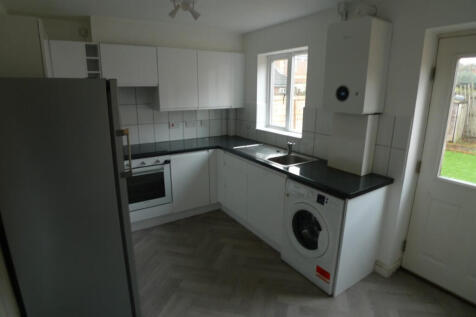 Delisle Road, London, SE28 photo 3