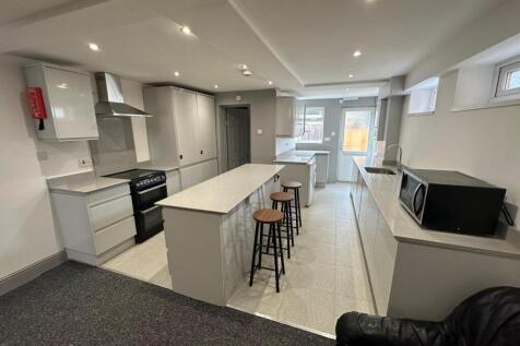 5-bed house on Hubert Road, Selly Oak, West Midlands, B29, £3,085/mo