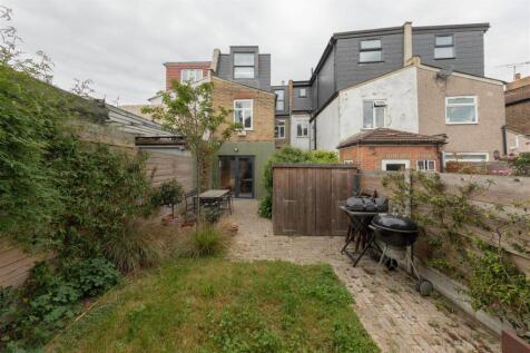 Wellington Road, E17