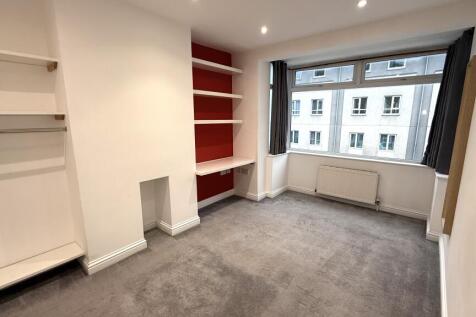 ROOM 4