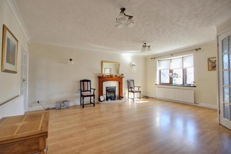 Conifer Close (19).jpg