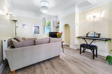 Fairwater Grove East, Llandaff, Cardiff photo 3