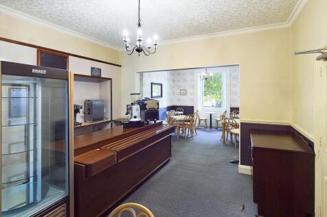 CAM04201G0-PR0017-STILL008