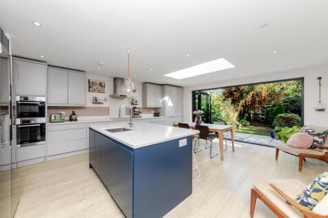 75PondfieldCrescent-13.jpg