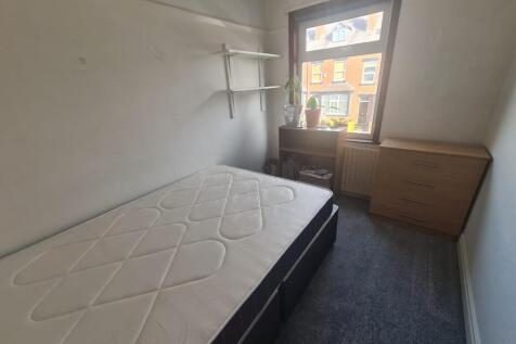 Estcourt Avenue, Headingley, Leeds photo 5