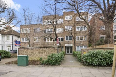 London, W7 - property photo