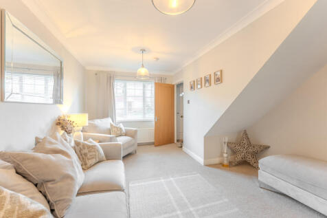 3 Hudson Close  (1 of 18)