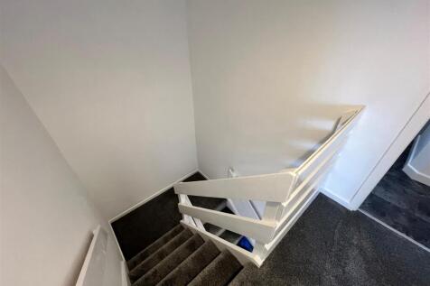 UPPER HALLWAY.jpg