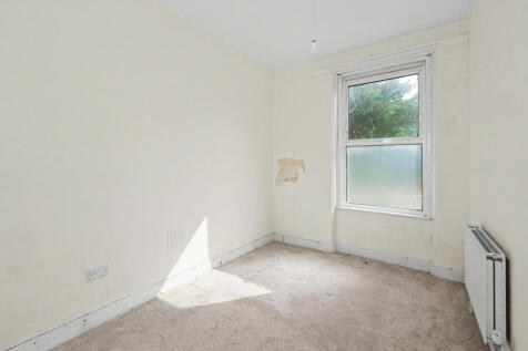 Flat 2, 18 Belmont Road, St. Andrews, Bristol, BS6 5AS