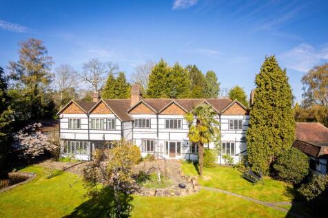 Crawley, RH10 - property photo