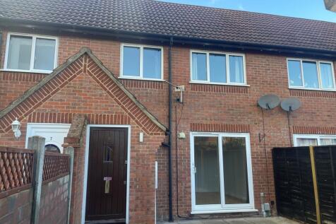 2-bed house on Snowley Park, Whittlesey, PE7, £815/mo