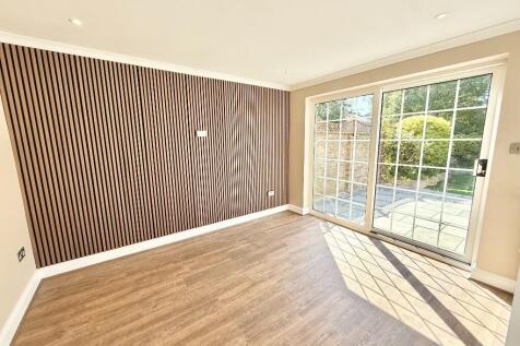 Palmerston Avenue, Christchurch, Dorset, BH23 photo 4