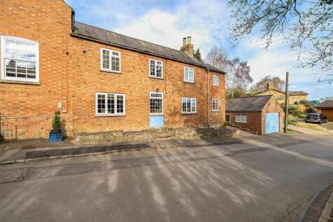 Fernbank, Fosters Booth Road, Pattishall (11).jpg