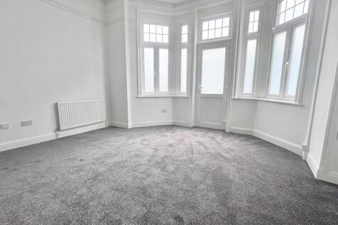Imperial Avenue, Westcliff-on-Sea photo 3