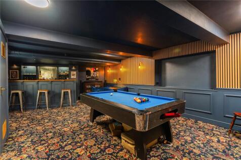 Bar/Pool Room