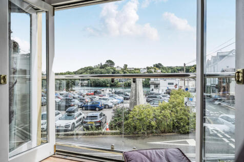 1332199-9-688b68a...