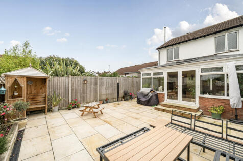 1365820-4-68ee1d9...