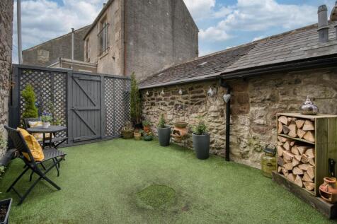 Lower ground floor outdoor area.jpg